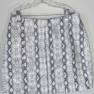 Snakeskin print skirt